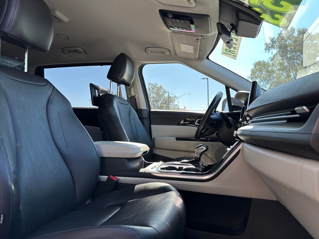 2022 Kia Carnival SX