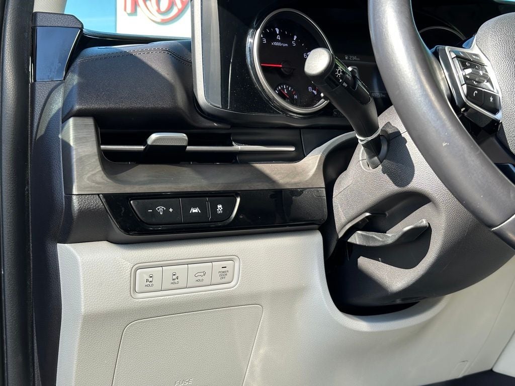 2022 Kia Carnival SX