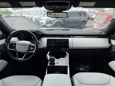 2025 Land Rover Range Rover Sport SE