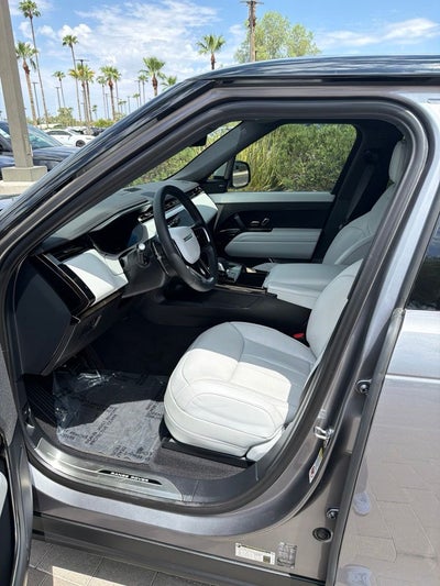 2025 Land Rover Range Rover Sport SE