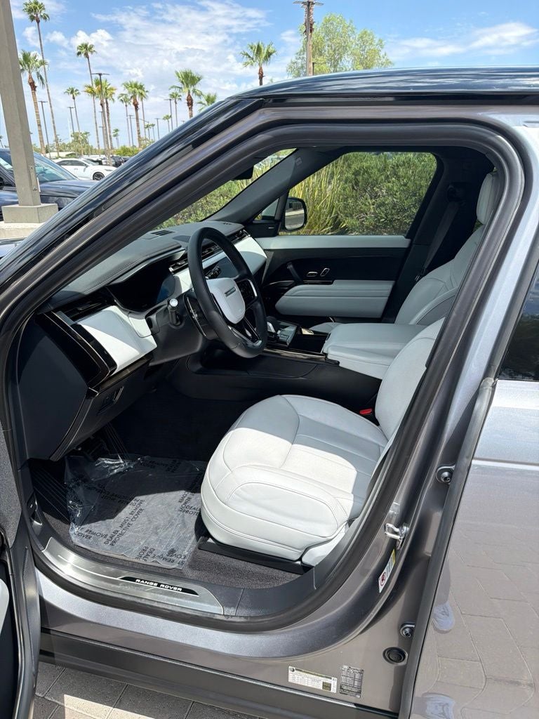 2025 Land Rover Range Rover Sport SE