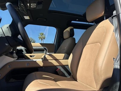 2025 Land Rover Defender 90 X-Dynamic SE