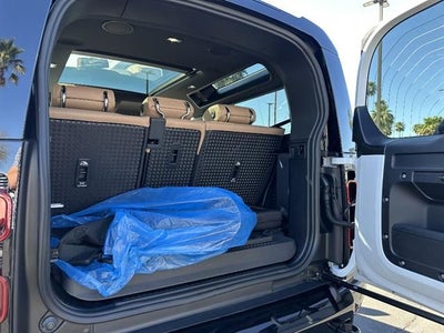 2025 Land Rover Defender 90 X-Dynamic SE