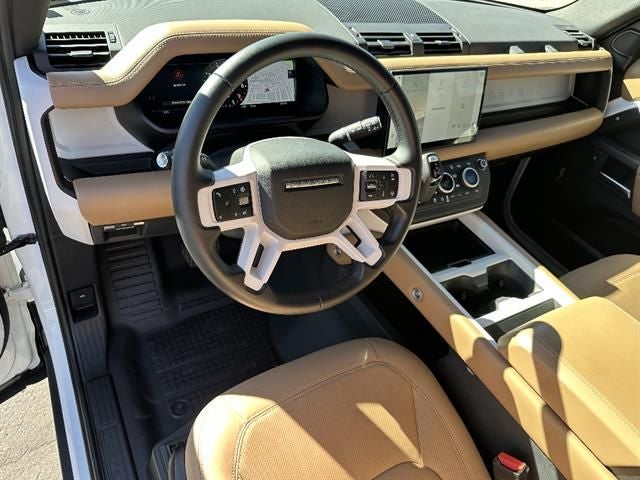 2025 Land Rover Defender 90 X-Dynamic SE