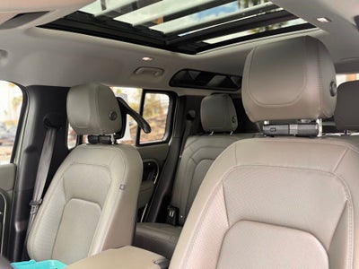 2024 Land Rover Defender 110 X-Dynamic SE