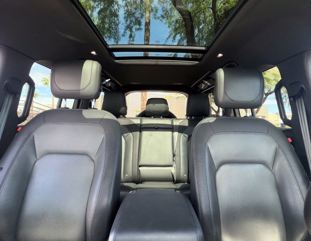 2023 Land Rover Defender 110 X-Dynamic SE