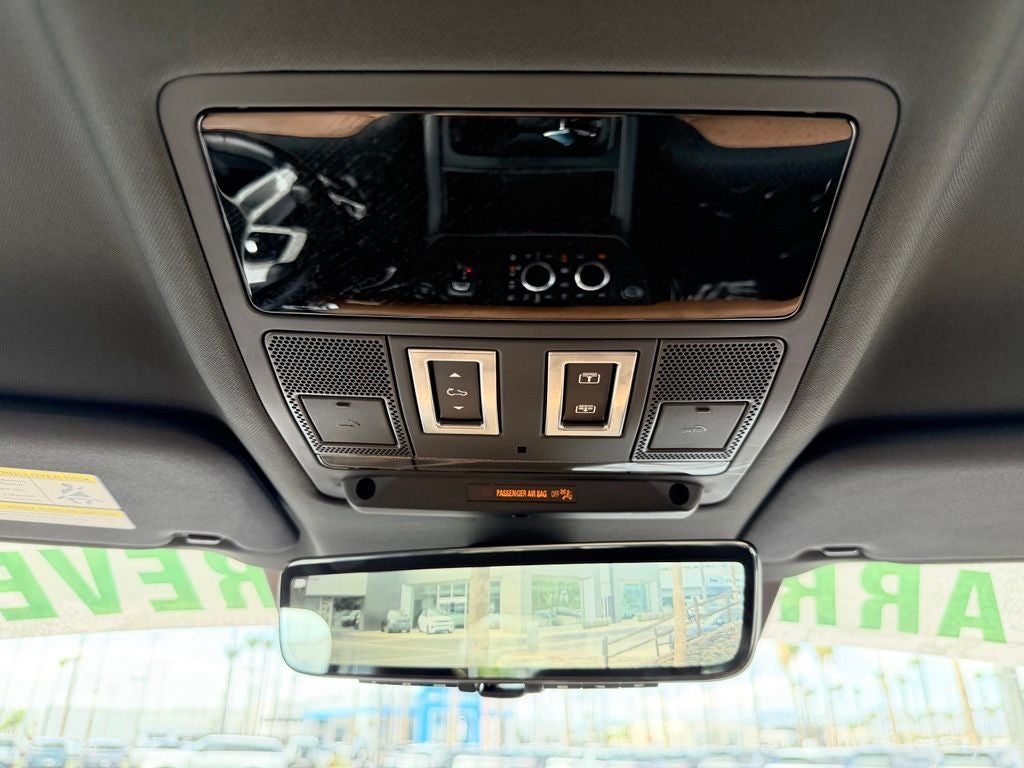 2024 Land Rover Defender 110 X-Dynamic SE