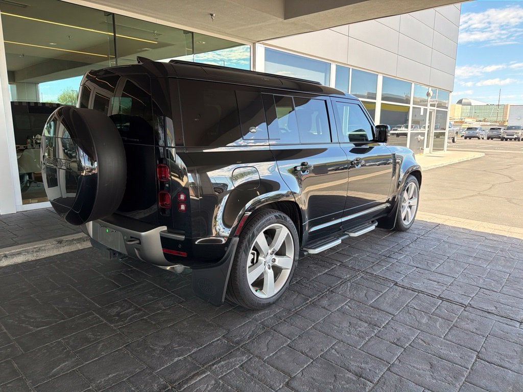 2024 Land Rover Defender 110 X-Dynamic SE