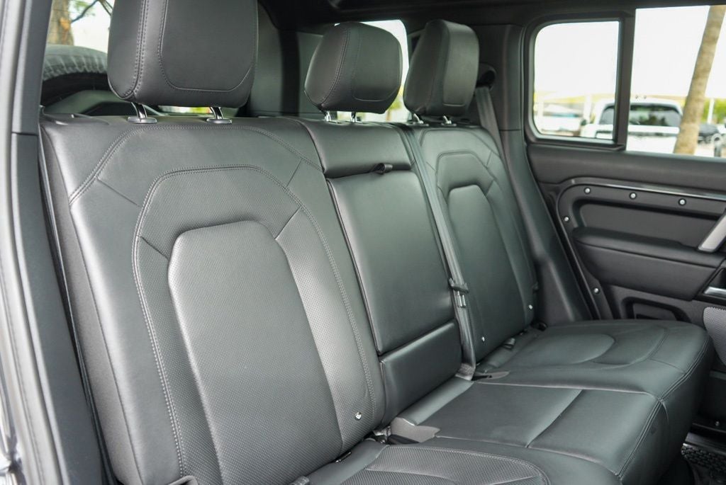 2024 Land Rover Defender 110 V8