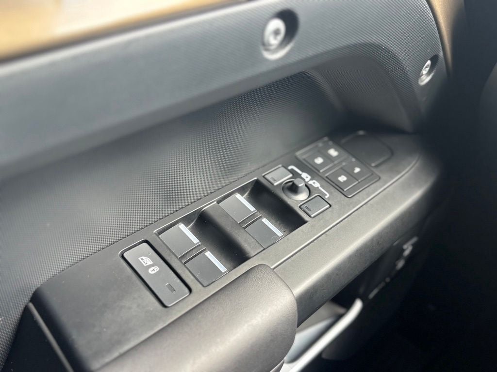 2025 Land Rover Defender 110 S