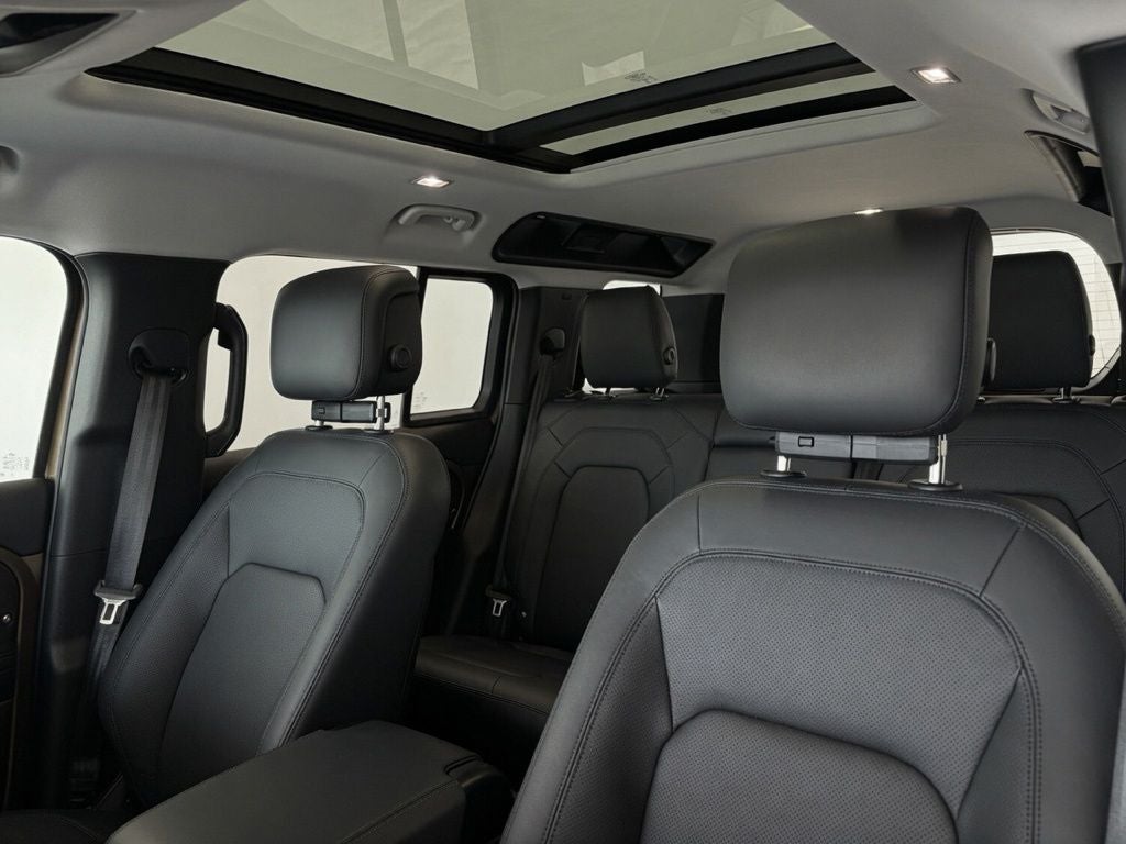 2025 Land Rover Defender 110 S