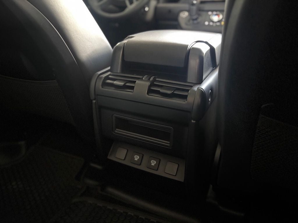 2025 Land Rover Defender 110 S