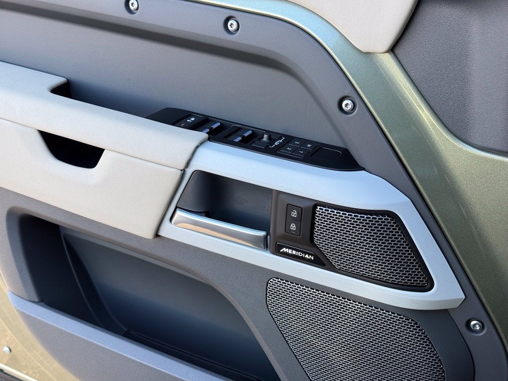 2024 Land Rover Defender 110 S