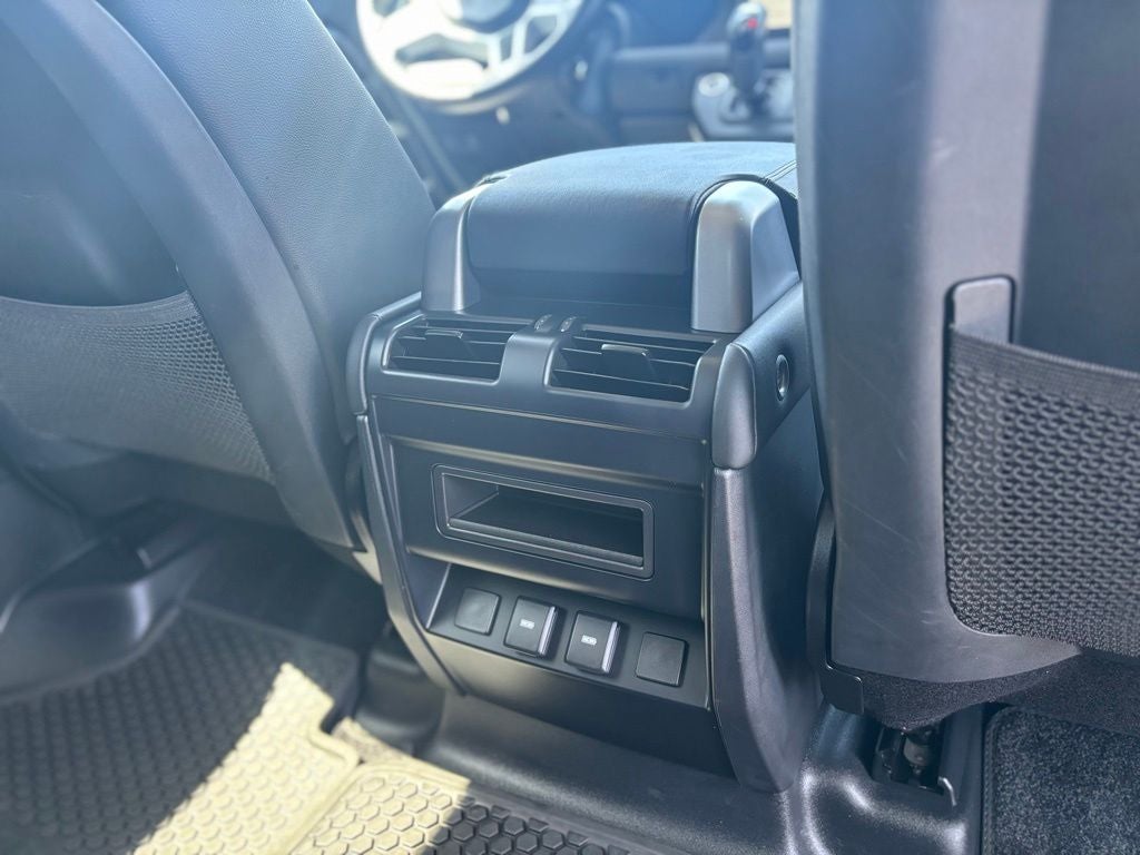 2024 Land Rover Defender 110 S