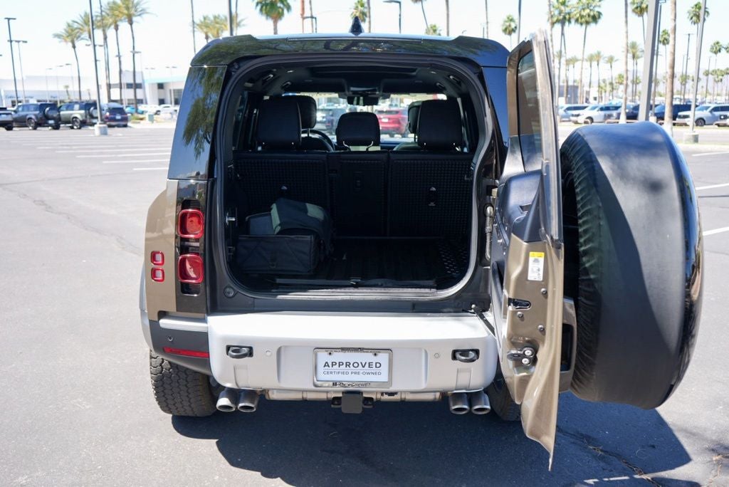 2024 Land Rover Defender 110 SE