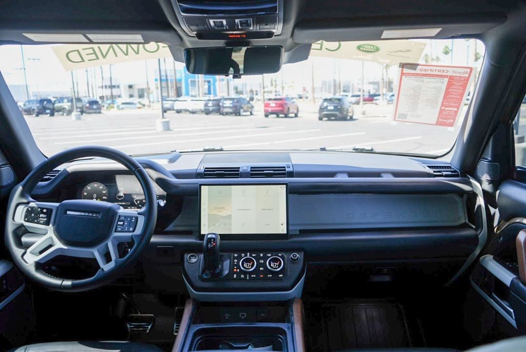 2024 Land Rover Defender 110 SE