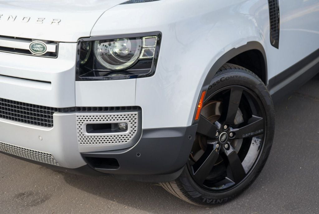 2023 Land Rover Defender 130 SE