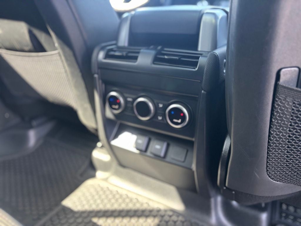 2023 Land Rover Defender 110 V8