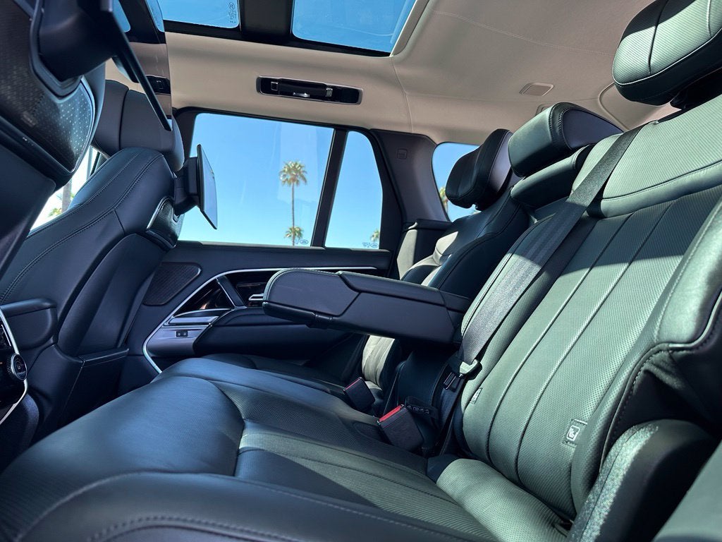 2025 Land Rover Range Rover Plug-In Hybrid Autobiography