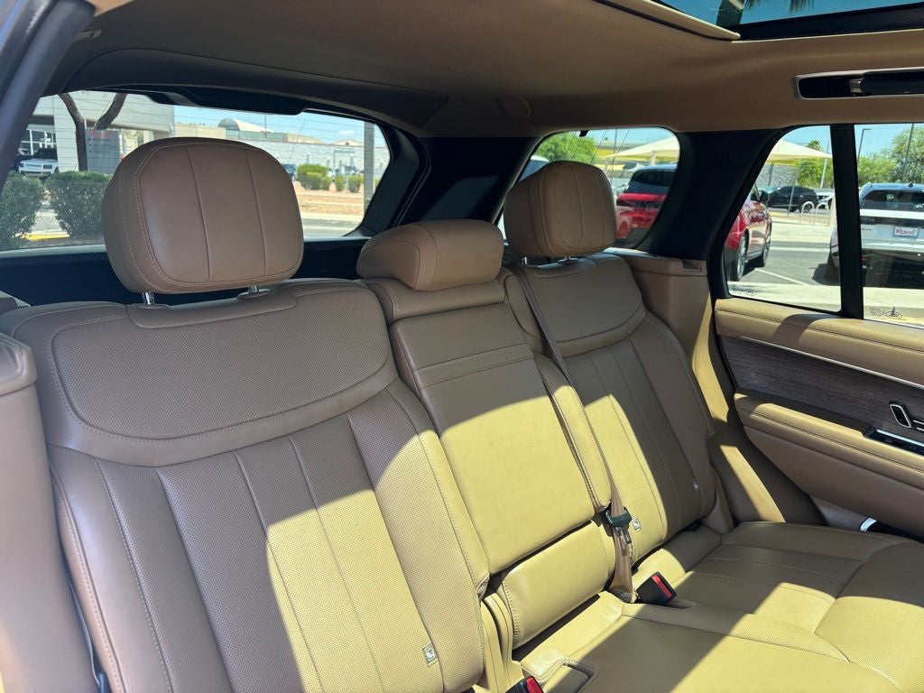 2025 Land Rover Range Rover SE