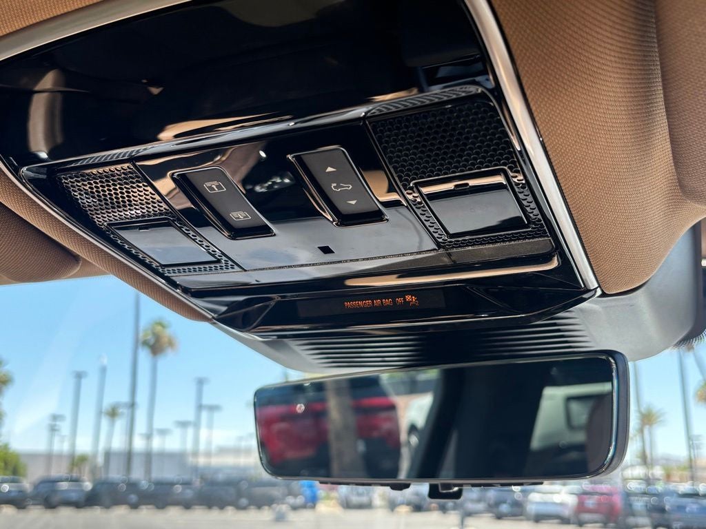2025 Land Rover Range Rover SE