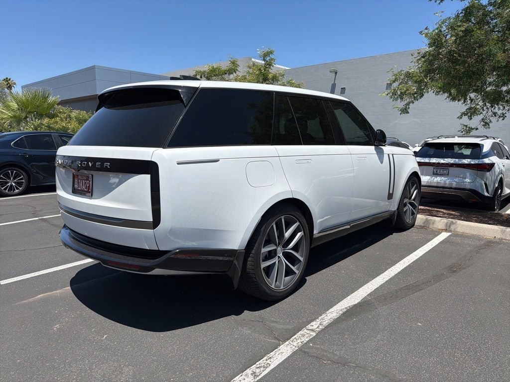 2025 Land Rover Range Rover SE