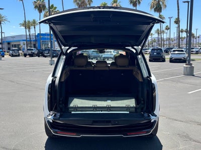 2025 Land Rover Range Rover SE