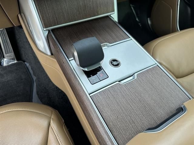 2025 Land Rover Range Rover Plug-In Hybrid SE