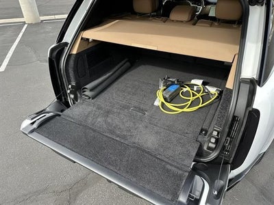 2025 Land Rover Range Rover Plug-In Hybrid SE