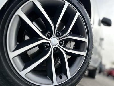 2025 Land Rover Range Rover Plug-In Hybrid SE