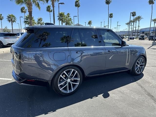 2025 Land Rover Range Rover SE