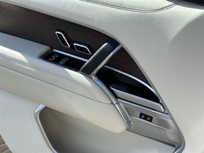2025 Land Rover Range Rover SE