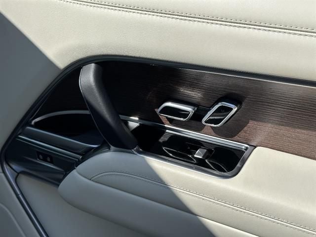 2025 Land Rover Range Rover SE