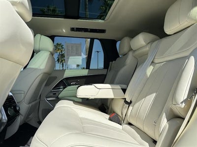 2025 Land Rover Range Rover SE