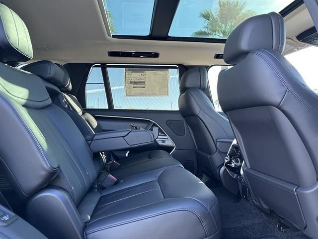 2025 Land Rover Range Rover SE LWB