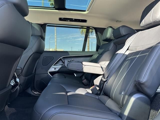 2025 Land Rover Range Rover SE LWB
