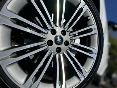 2025 Land Rover Range Rover SE LWB