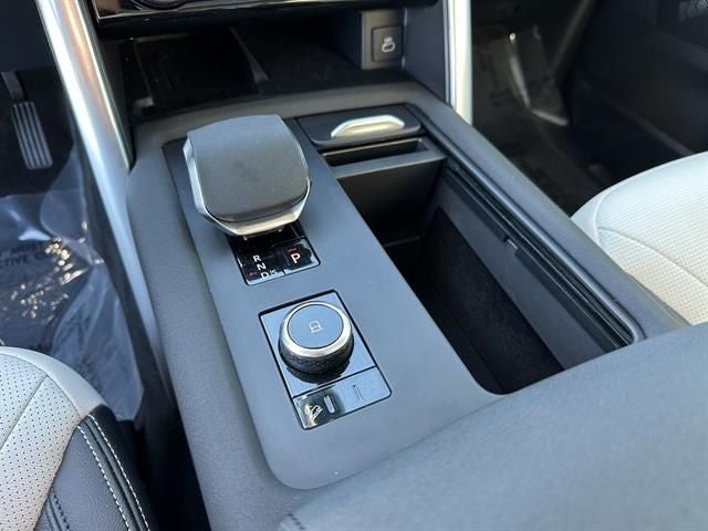 2025 Land Rover Discovery S