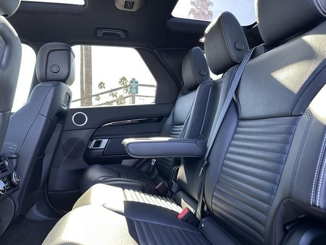 2025 Land Rover Discovery S