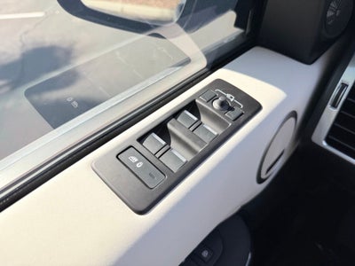 2025 Land Rover Discovery S
