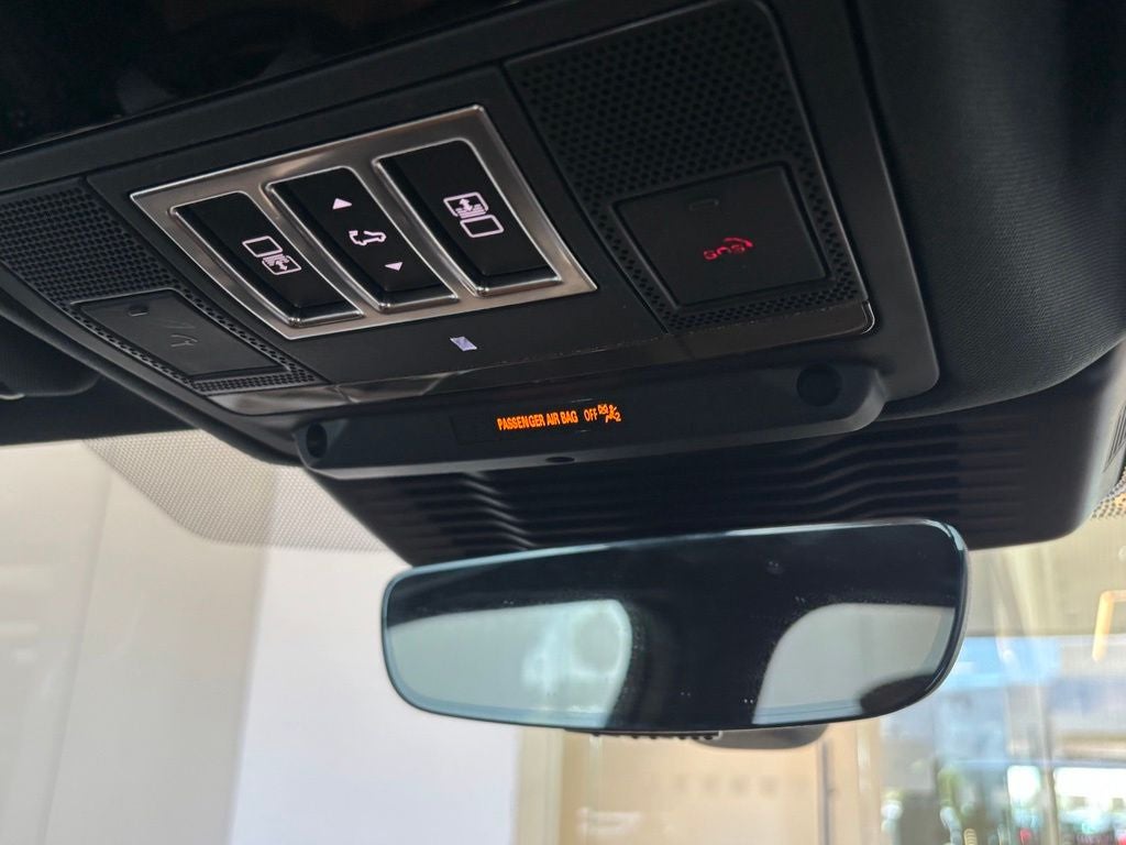 2025 Land Rover Discovery Dynamic SE