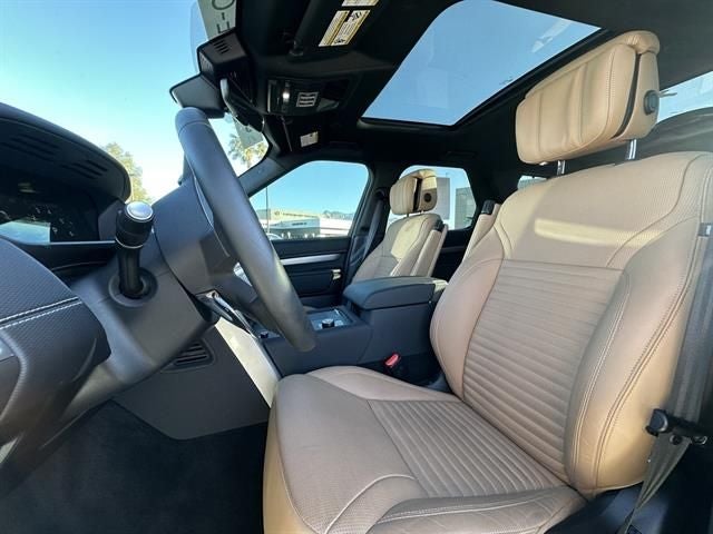 2025 Land Rover Discovery Dynamic SE