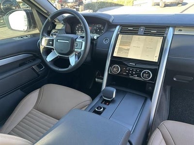 2025 Land Rover Discovery Dynamic SE