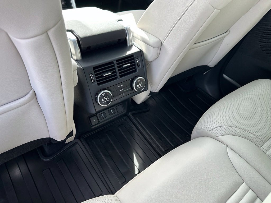 2025 Land Rover Discovery Dynamic SE