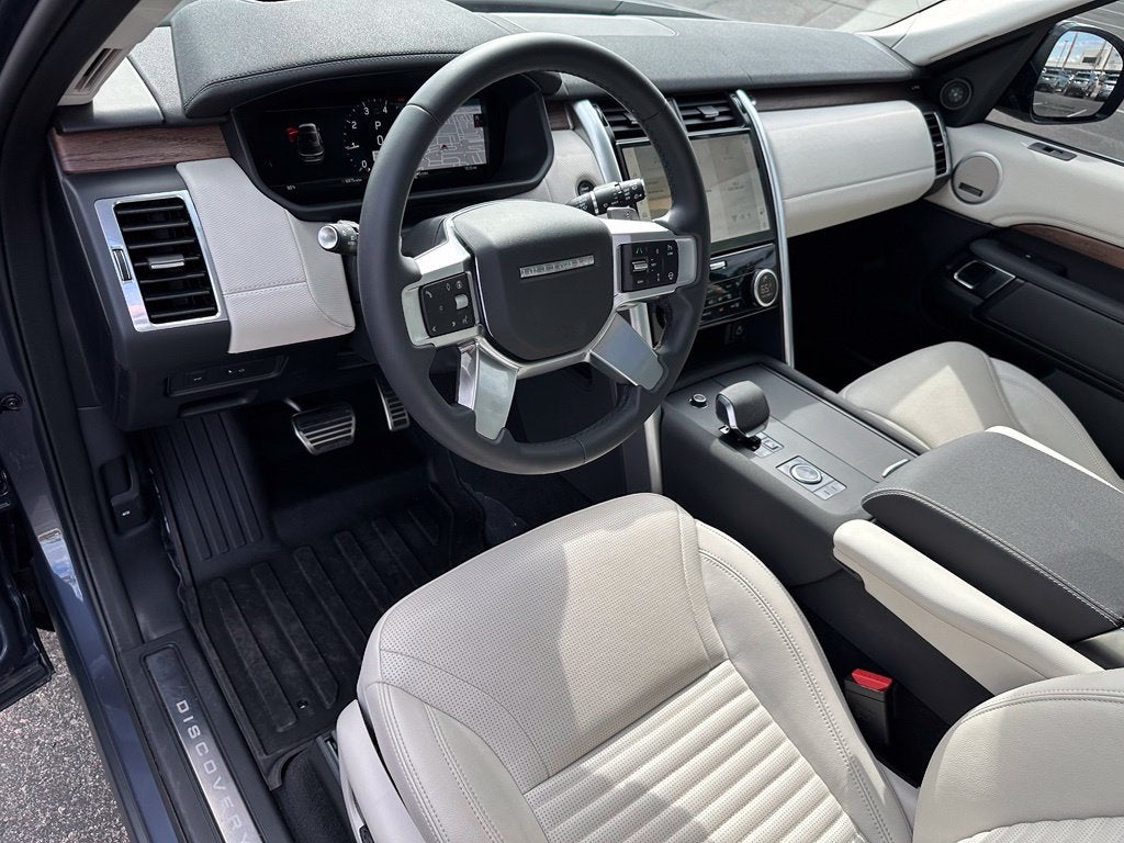 2025 Land Rover Discovery Dynamic SE
