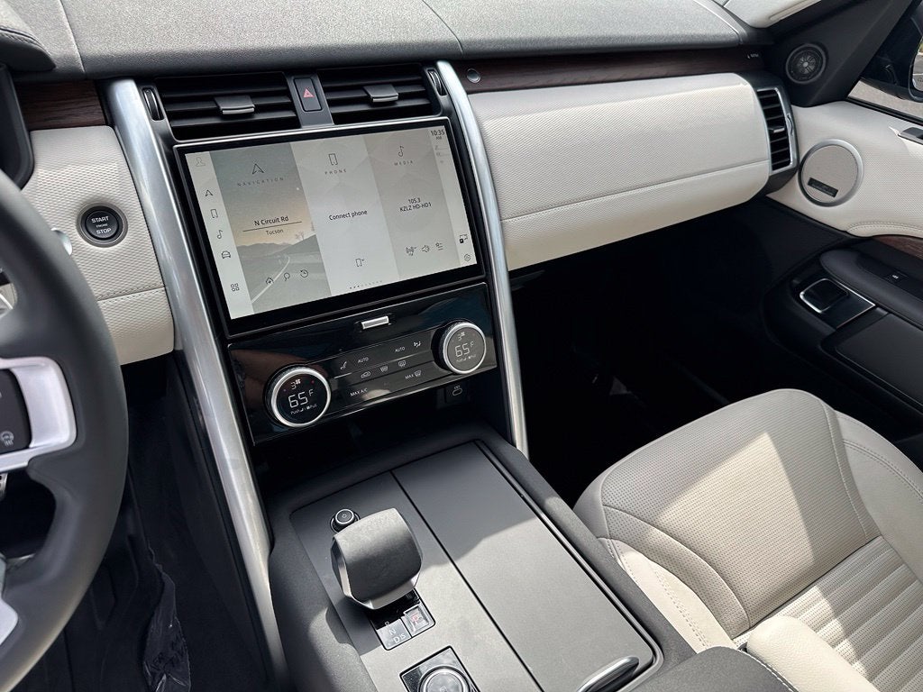 2025 Land Rover Discovery Dynamic SE