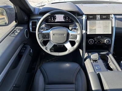 2025 Land Rover Discovery Dynamic SE