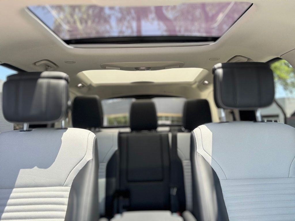 2025 Land Rover Discovery Dynamic SE