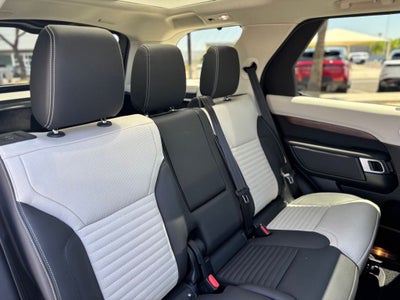 2025 Land Rover Discovery Dynamic SE