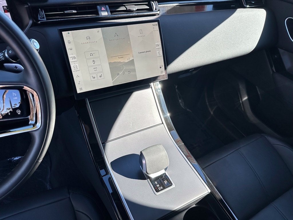 2024 Land Rover Range Rover Velar Dynamic SE
